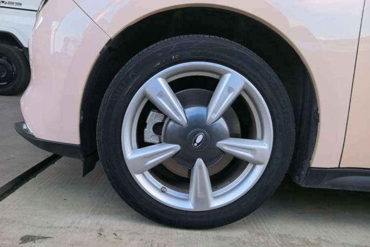 Used ORA Good Cat 2021 400km Standard Range Venus Edition Lithium Iron Phosphate Left Front Wheel Hub