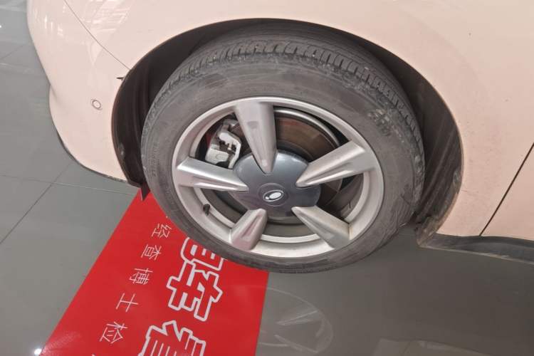 Used ORA Good Cat 2021 400km Standard Range Athena Edition Lithium-Ion Battery Left Front Wheel Hub