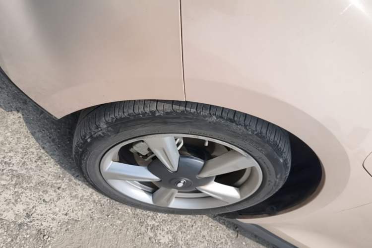 Used ORA Good Cat 2021 400km Standard Range Venus Edition Lithium Iron Phosphate Left Front Wheel Hub