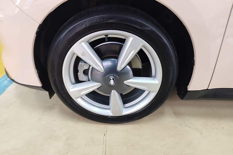 Used ORA Good Cat 2021 400km Standard Range Venus Edition Lithium Iron Phosphate Left Front Wheel Hub
