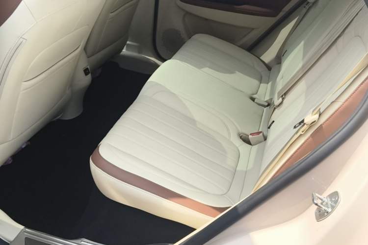 Used ORA Good Cat 2021 400km Standard Range Athena Edition Lithium-Ion Battery Left Rear Seat