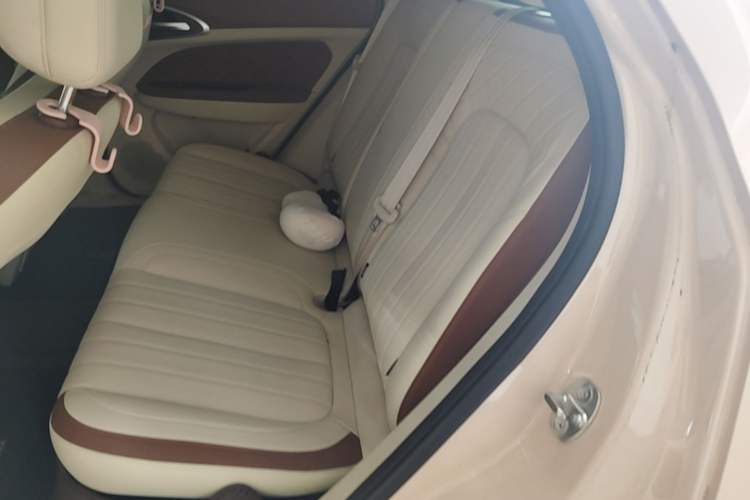 Used ORA Good Cat 2021 400km Standard Range Venus Edition Lithium-Ion Battery Left Rear Seat