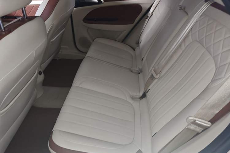 Used ORA Good Cat 2021 400km Standard Range Business Edition Lithium-Ion Battery Left Rear Seat