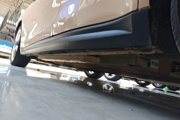 Used ORA Good Cat 2021 400km Standard Range Athena Edition Lithium-Ion Battery Left Side Sill