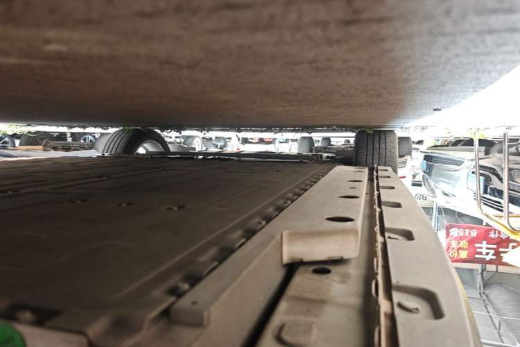 Used ORA Good Cat 2021 400km Standard Range Venus Edition Lithium Iron Phosphate Left Side Sill