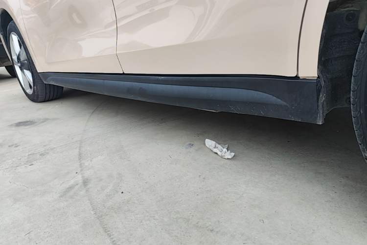Used ORA Good Cat 2021 400km Standard Range Venus Edition Lithium-Ion Battery Left Side Sill
