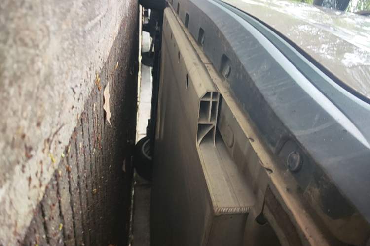 Used ORA Good Cat 2021 500km Long-Range Poseidon Edition Lithium-Ion Battery Left Side Sill