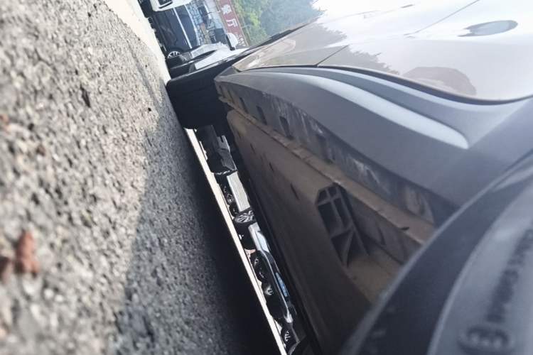 Used ORA Good Cat 2021 400km Standard Range Athena Edition Lithium-Ion Battery Left Side Sill