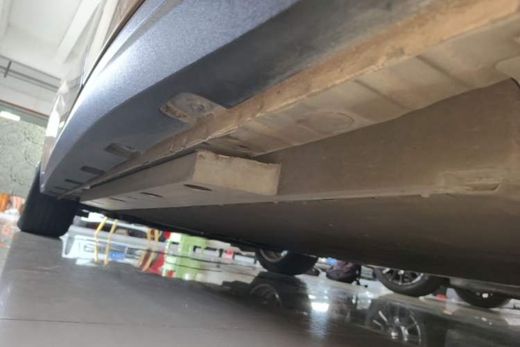 Used ORA Good Cat 2021 400km Standard Range Athena Edition Lithium Iron Phosphate Left Side Sill