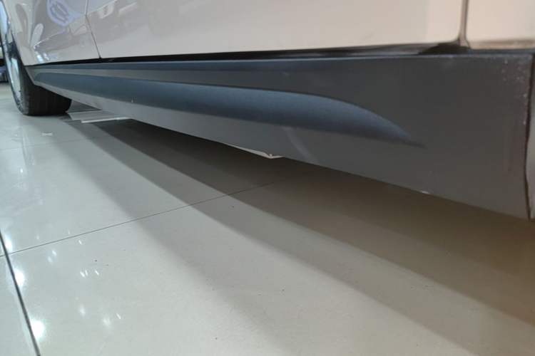 Used ORA Good Cat 2021 500km Long-Range Poseidon Edition Lithium-Ion Battery Left Side Sill