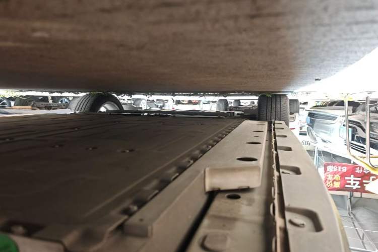 Used ORA Good Cat 2021 400km Standard Range Venus Edition Lithium Iron Phosphate Left Side Sill