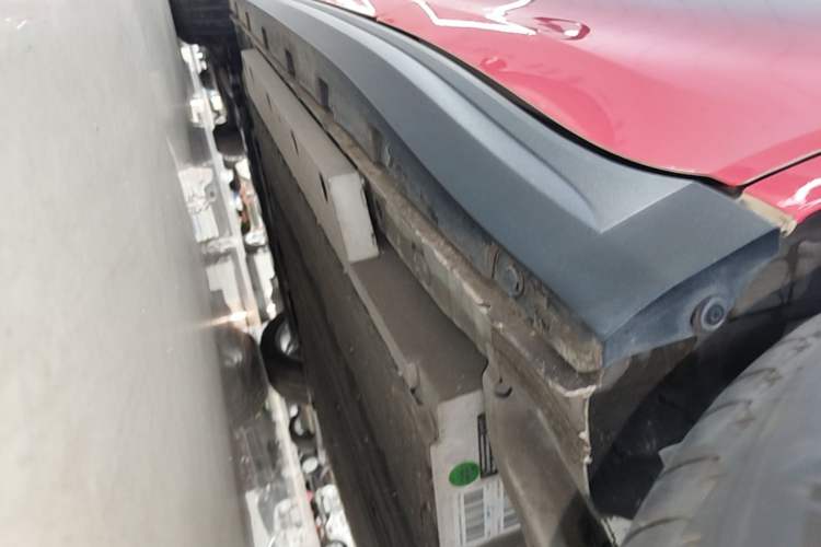 Used ORA Good Cat 2021 400km Standard Range Venus Edition Lithium Iron Phosphate Left Side Sill