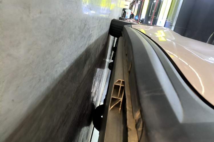Used ORA Good Cat 2021 400km Standard Range Athena Edition Lithium-Ion Battery Left Side Sill