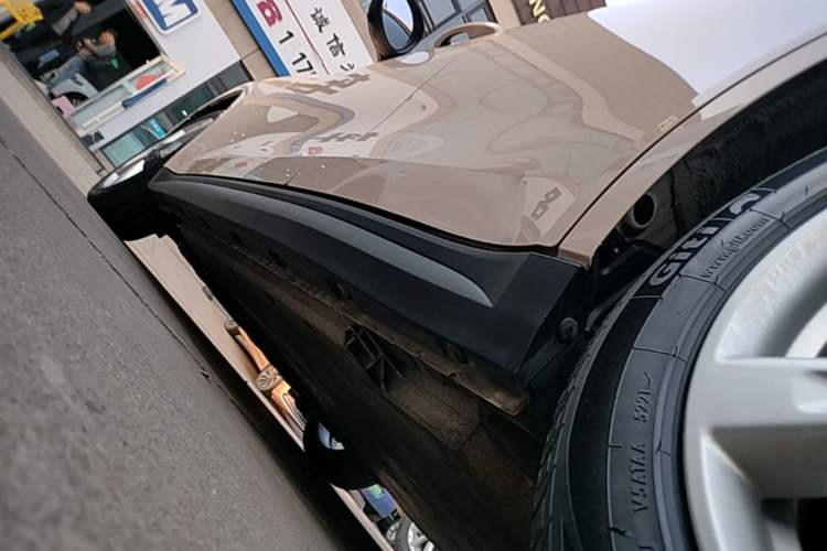 Used ORA Good Cat 2021 500km Long-Range Poseidon Edition Lithium-Ion Battery Left Side Sill