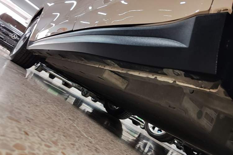 Used ORA Good Cat 2021 400km Standard Range Athena Edition Lithium Iron Phosphate Left Side Sill