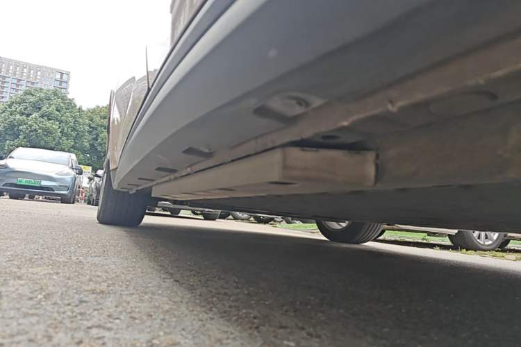 Used ORA Good Cat 2021 400km Standard Range Venus Edition Lithium Iron Phosphate Left Side Sill