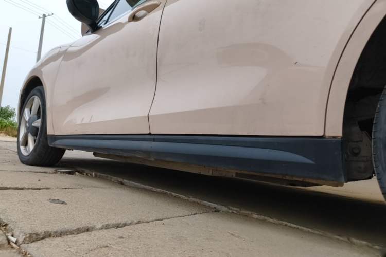 Used ORA Good Cat 2021 400km Standard Range Venus Edition Lithium Iron Phosphate Left Side Sill
