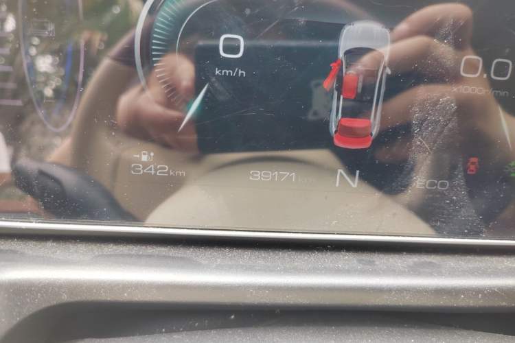 Used ORA Good Cat 2021 400km Standard Range Venus Edition Lithium Iron Phosphate Odometer Close Up