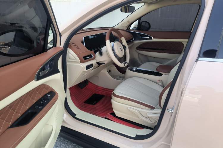 Used ORA Good Cat 2021 400km Standard Range Venus Edition Lithium-Ion Battery Interior 4