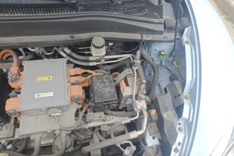 Used ORA Good Cat 2021 500km Long-Range Poseidon Edition Lithium-Ion Battery Engine Bay Left