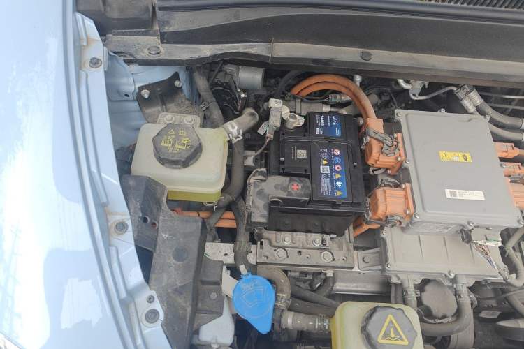 Used ORA Good Cat 2021 500km Long-Range Poseidon Edition Lithium-Ion Battery Engine Bay Right