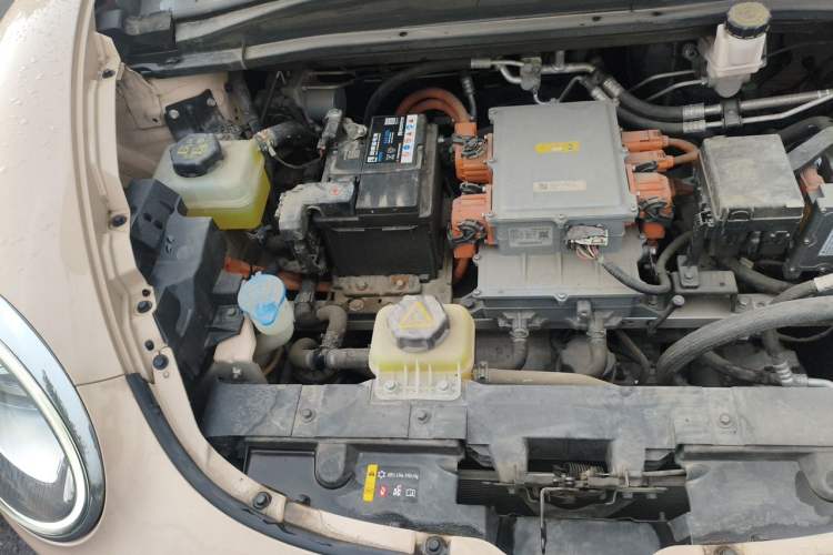 Used ORA Good Cat 2021 400km Standard Range Venus Edition Lithium-Ion Battery Engine Bay Right