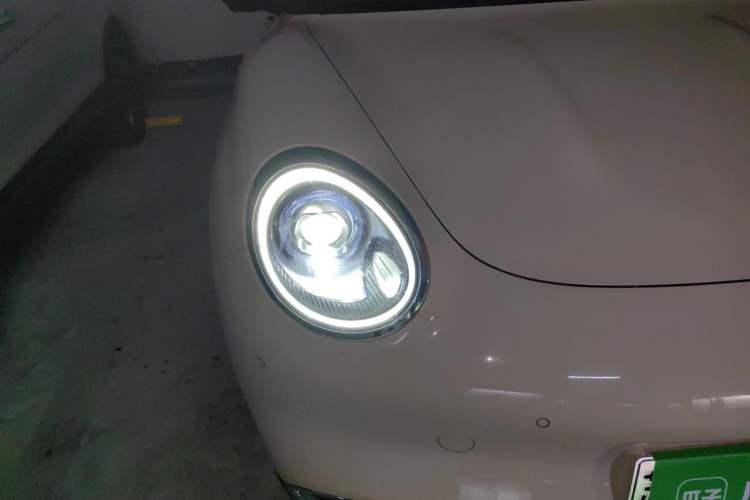 Used ORA Good Cat 2021 400km Standard Range Athena Edition Lithium Iron Phosphate Right Front Headlight