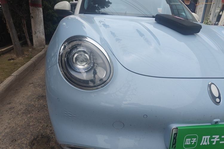 Used ORA Good Cat 2021 500km Long-Range Poseidon Edition Lithium-Ion Battery Right Front Headlight