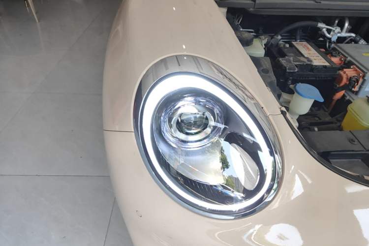 Used ORA Good Cat 2021 400km Standard Range Athena Edition Lithium Iron Phosphate Right Front Headlight