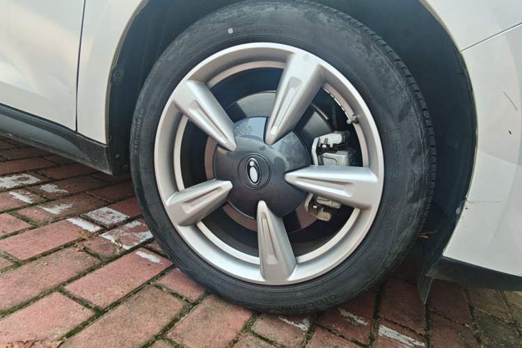 Used ORA Good Cat 2021 500km Long-Range Apollo Edition Ternary Lithium Right Front Wheel Hub