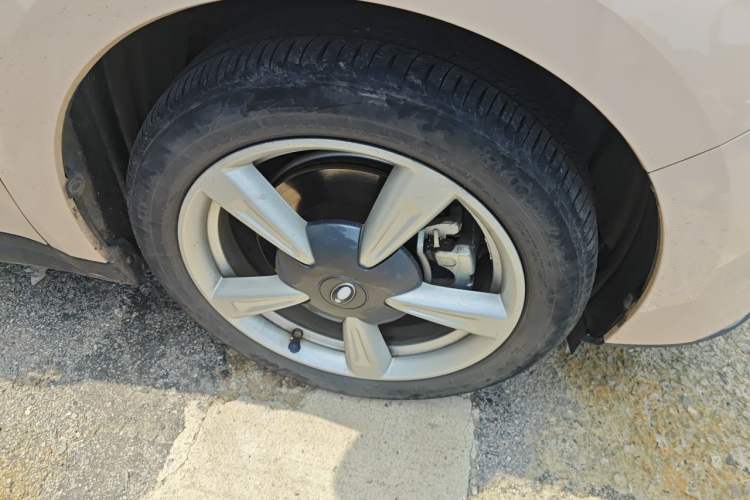 Used ORA Good Cat 2021 400km Standard Range Venus Edition Lithium Iron Phosphate Right Front Wheel Hub
