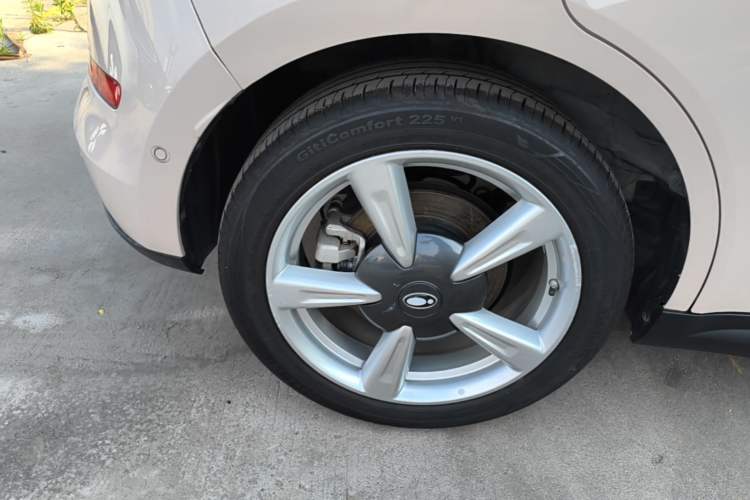 Used ORA Good Cat 2021 400km Standard Range Athena Edition Lithium Iron Phosphate Right Rear Wheel Hub