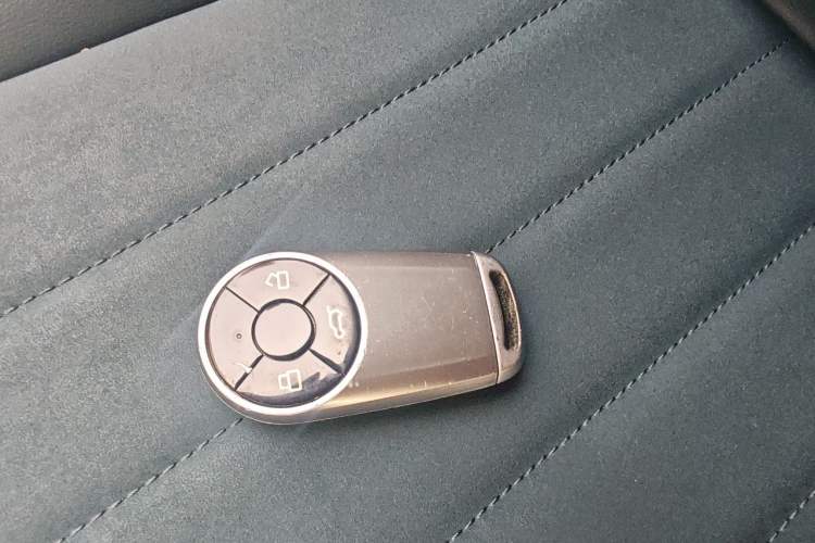 Used ORA Good Cat 2021 500km Long-Range Apollo Edition Ternary Lithium Vehicle Key