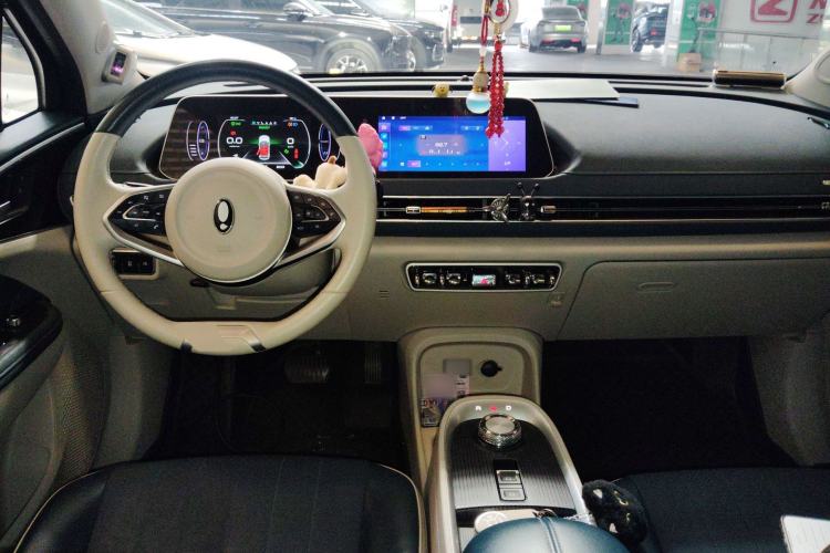 Used ORA Good Cat 2021 400km Standard Range Athena Edition Lithium-Ion Battery Center Console