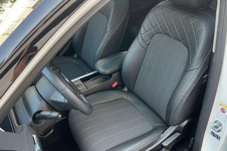 Used ORA Good Cat 2021 400km Standard Range Venus Edition Lithium-Ion Battery Left Front Seat