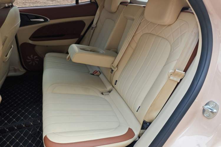 Used ORA Good Cat 2021 500km Long-Range Poseidon Edition Lithium-Ion Battery Interior 1