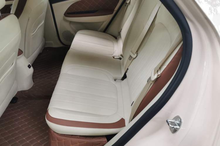 Used ORA Good Cat 2021 400km Standard Range Venus Edition Lithium Iron Phosphate Interior 4
