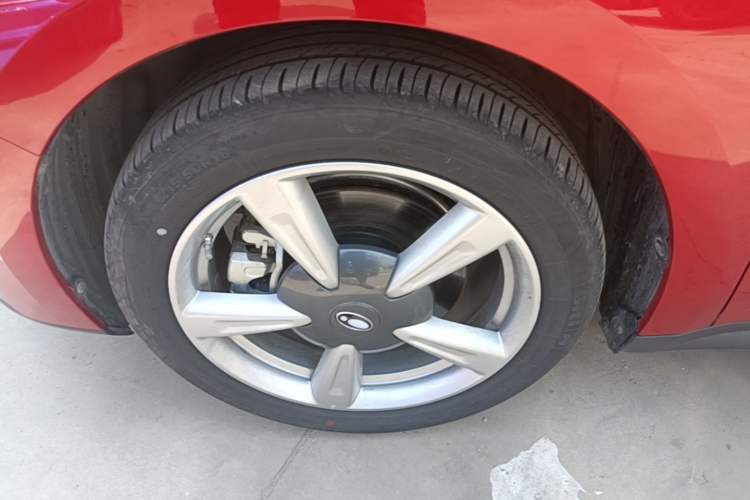 Used ORA Good Cat 2021 400km Standard Range Venus Edition Lithium Iron Phosphate Left Front Wheel Hub