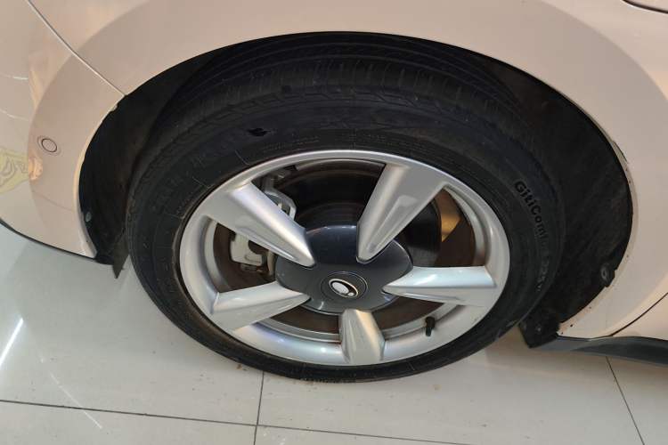 Used ORA Good Cat 2021 400km Standard Range Athena Edition Lithium-Ion Battery Left Front Wheel Hub