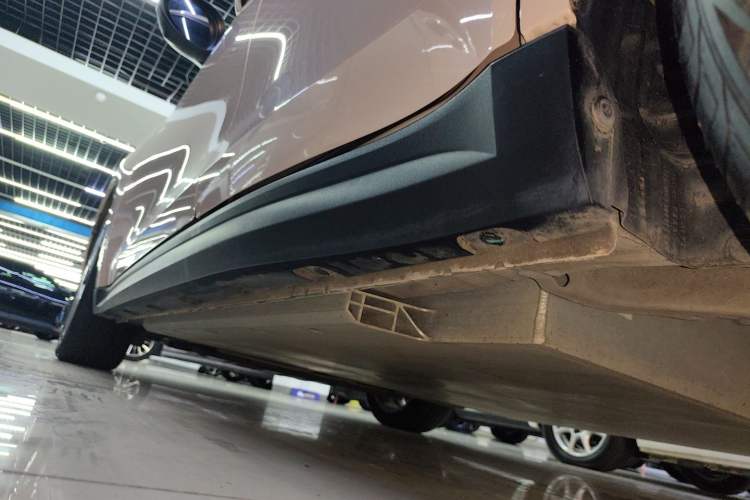 Used ORA Good Cat 2021 400km Standard Range Athena Edition Lithium-Ion Battery Left Side Sill