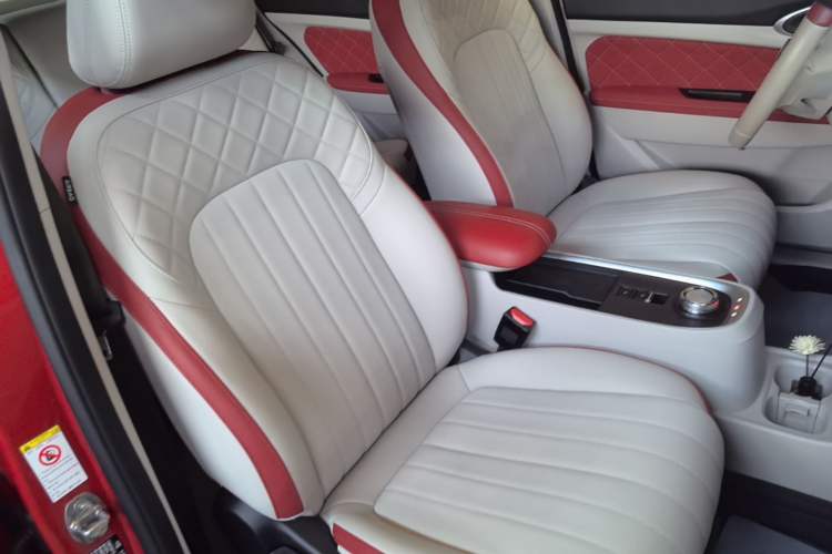 Used ORA Good Cat 2021 400km Standard Range Venus Edition Lithium-Ion Battery Right Front Seat