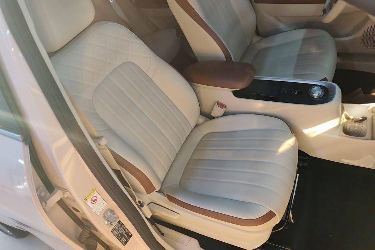 Used ORA Good Cat 2021 400km Standard Range Athena Edition Lithium-Ion Battery Right Front Seat