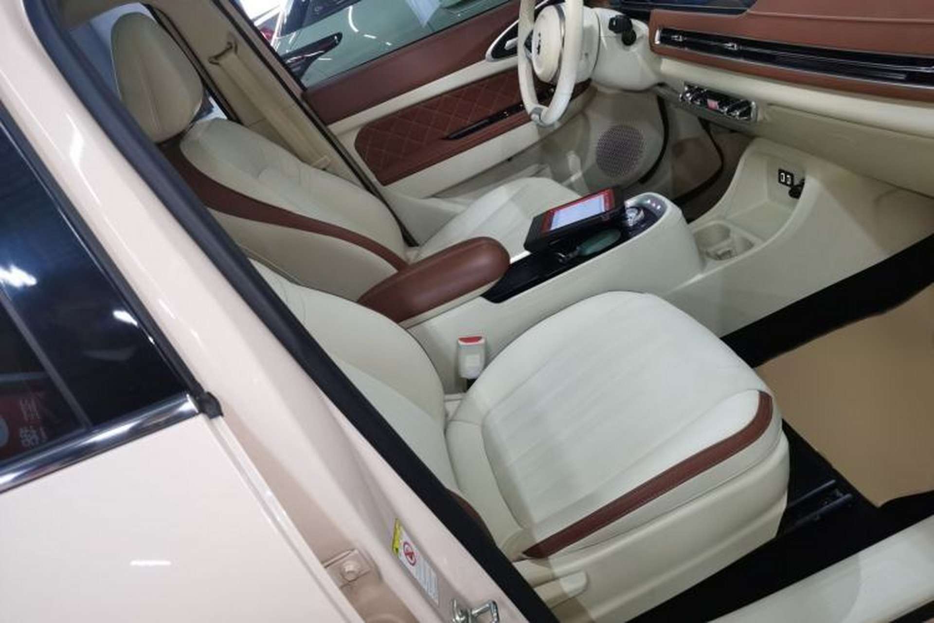 Used ORA Good Cat 2021 500km Long-Range Poseidon Edition Lithium-Ion Battery Right Front Seat