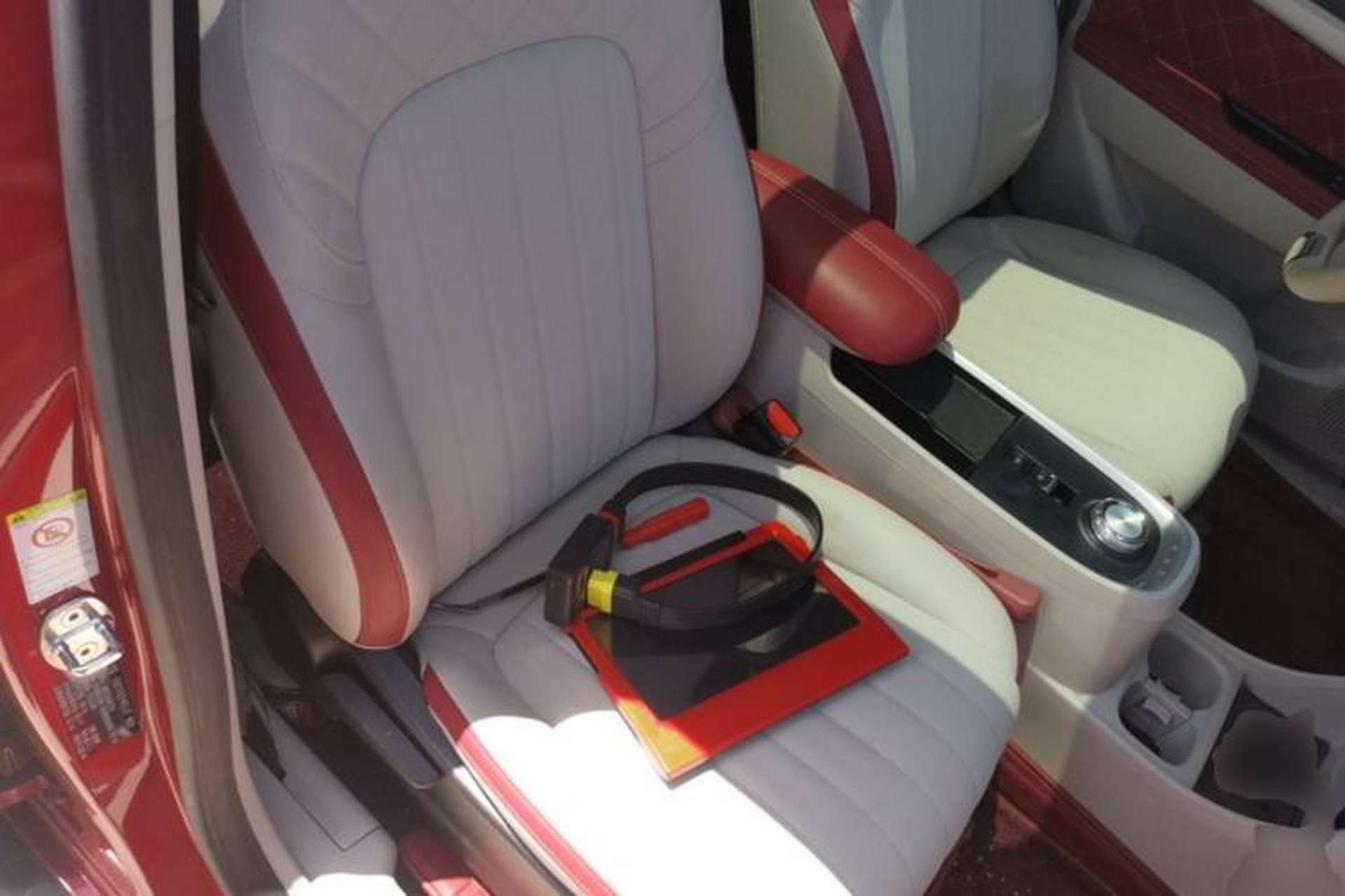 Used ORA Good Cat 2021 400km Standard Range Venus Edition Lithium-Ion Battery Right Front Seat