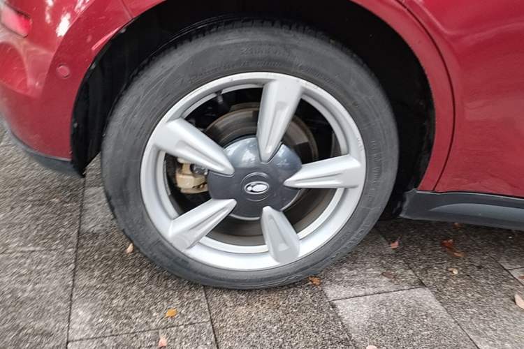 Used ORA Good Cat 2021 400km Standard Range Athena Edition Lithium-Ion Battery Right Rear Wheel Hub