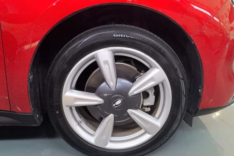 Used ORA Good Cat 2021 400km Standard Range Venus Edition Lithium-Ion Battery Right Rear Wheel Hub