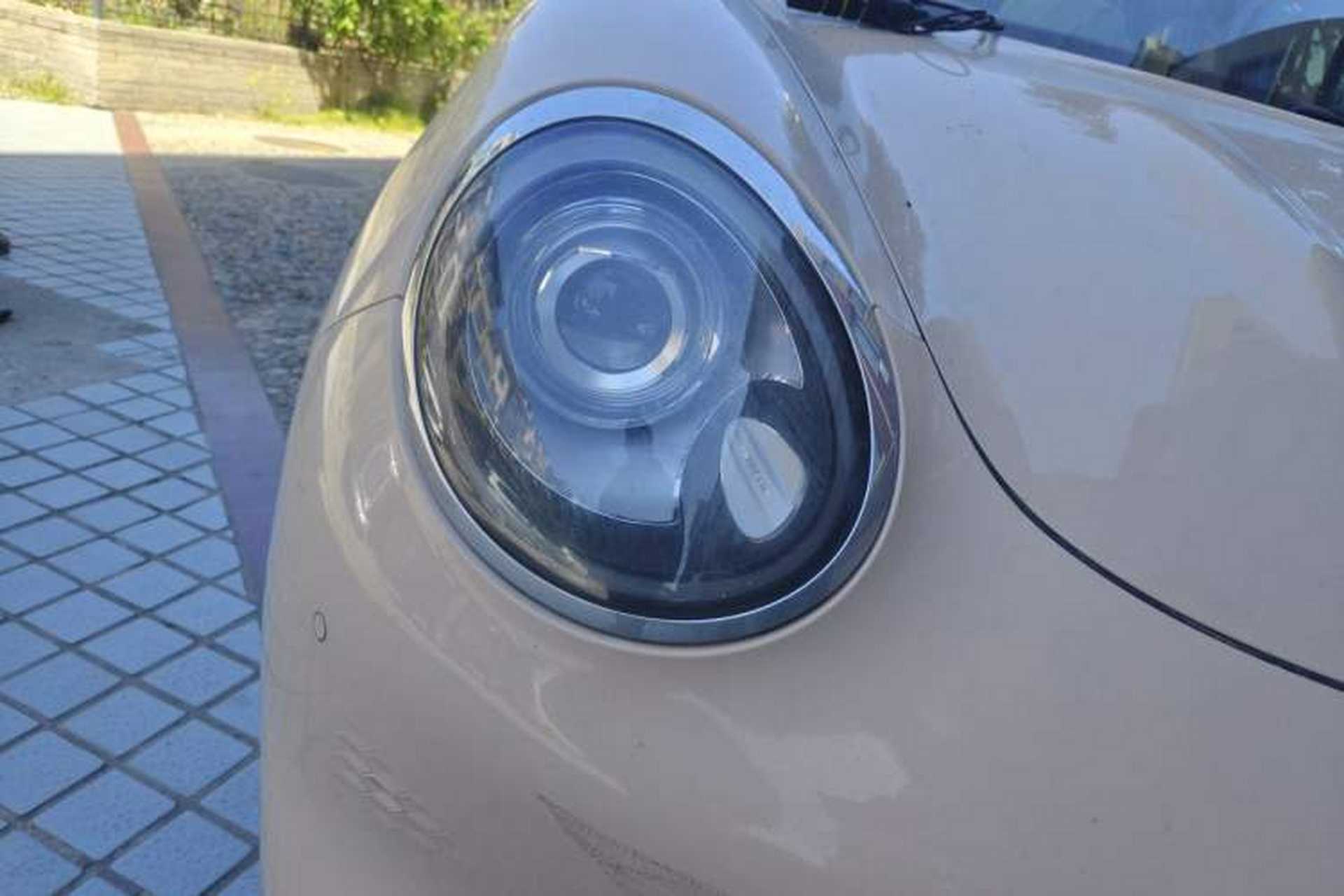 Used ORA Good Cat 2021 400km Standard Range Athena Edition Lithium-Ion Battery Right Front Headlight