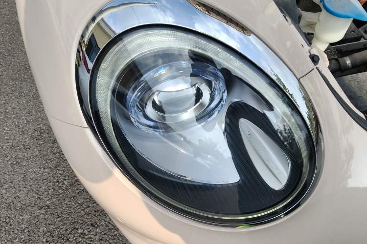Used ORA Good Cat 2021 400km Standard Range Athena Edition Lithium Iron Phosphate Right Front Headlight