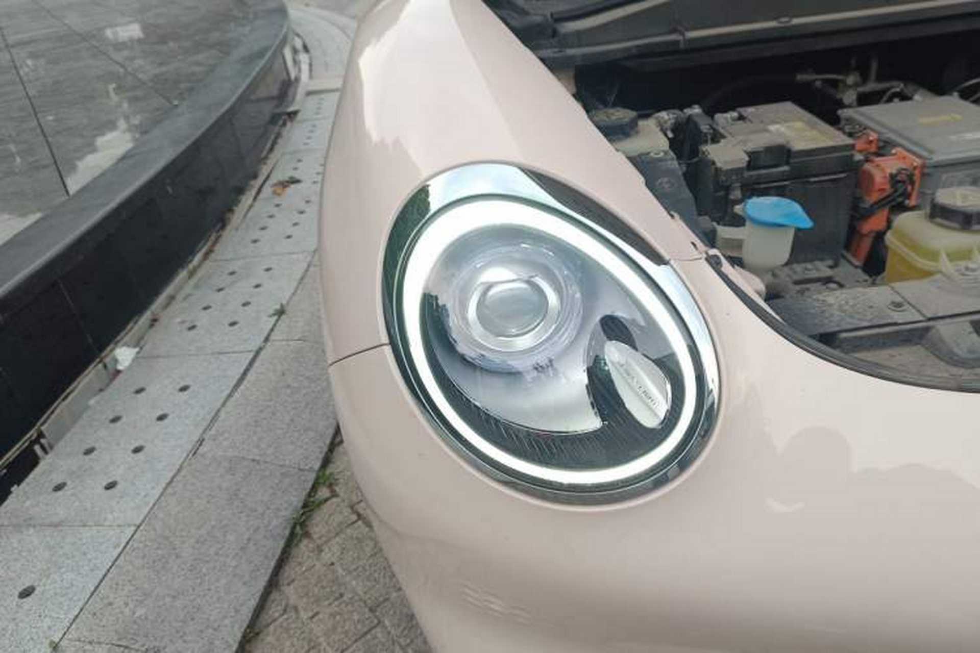 Used ORA Good Cat 2021 400km Standard Range Venus Edition Lithium-Ion Battery Right Front Headlight