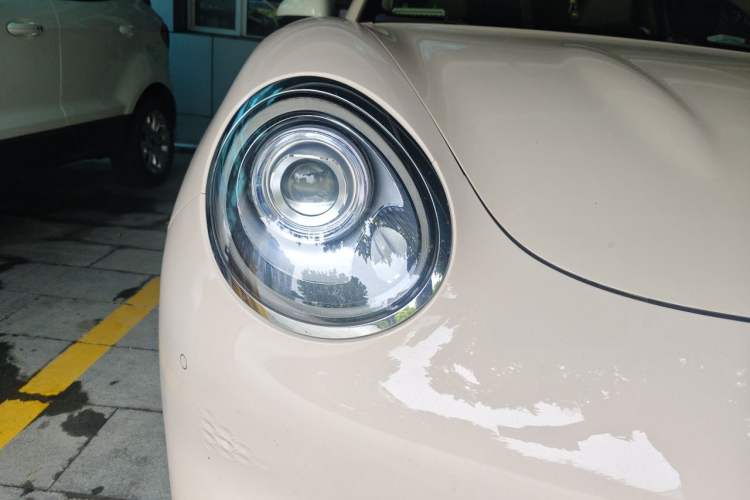 Used ORA Good Cat 2021 400km Standard Range Athena Edition Lithium-Ion Battery Right Front Headlight